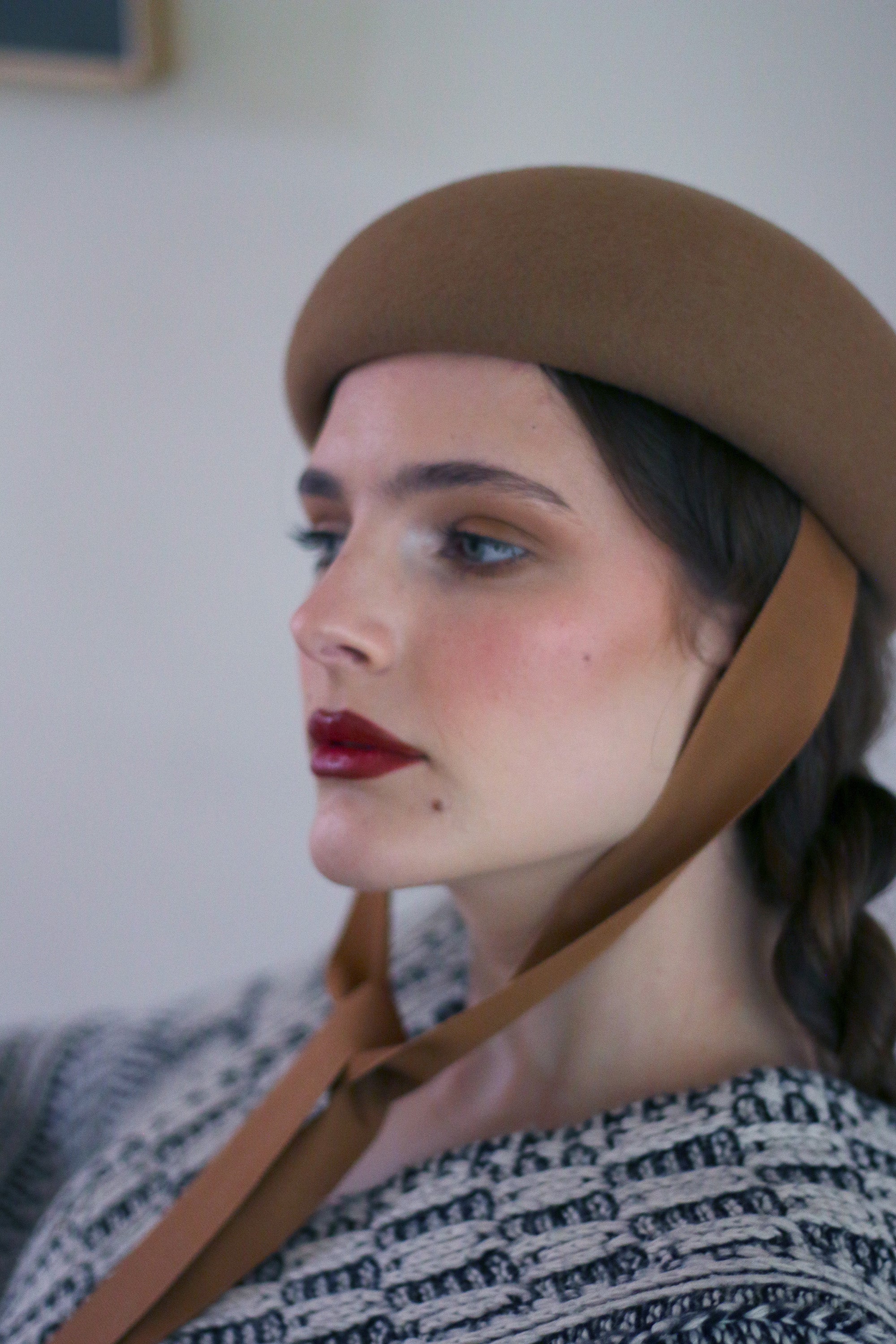 Charcoal wool felt button beret with chin strap ribbons