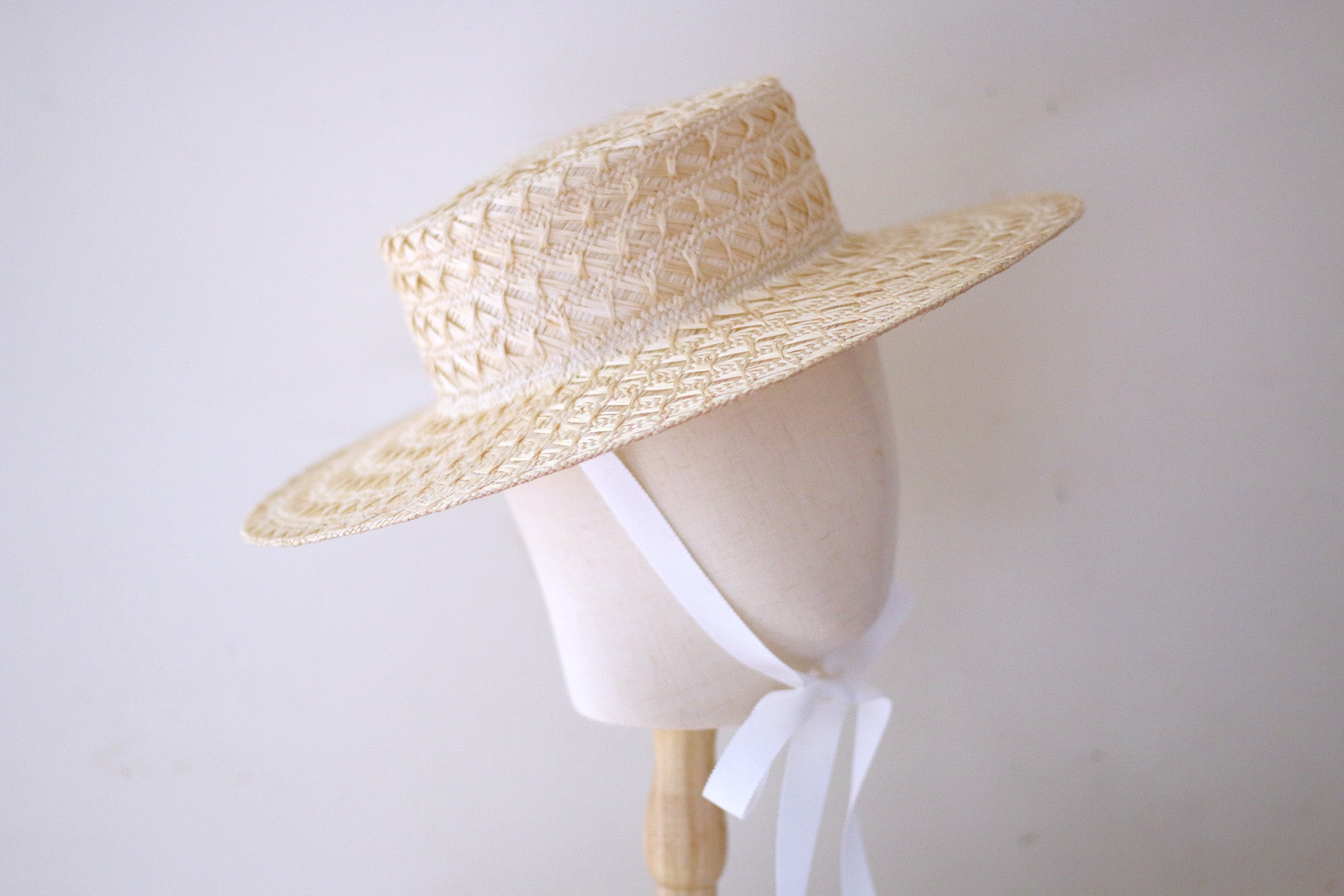 Grosgrain Sisal lace white boater hat with chin straps