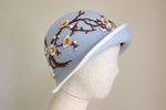 Charger l&#39;image dans la galerie, 1920s Vintage inspired Cloche in Baby Blue with plum blossoms
