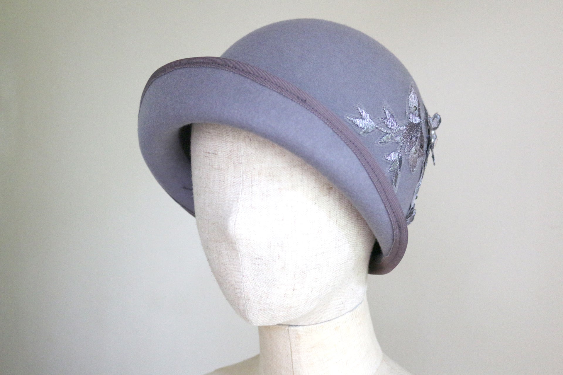 1920s Inspired Cloche Light Grey with Silver Flower