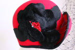 将图片加载到图库查看器，1920s Inspired Scarlet Cloche with Black Roses
