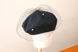 Pearl dot veiling Black Wool Knit Beret -Grosgrain