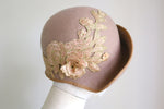 Cargar imagen en el visor de la galería, 1920s Vintage Inspired Cloche Beige with Gold and deep Shampagne Colour embroidery Applique
