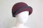 Charger l&#39;image dans la galerie, 1920s Vintage Inspired Cloche Bordeaux with Black Venice Lace Applique
