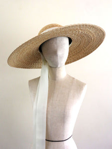 Adeline brim 17cm with white chin strap ribbons