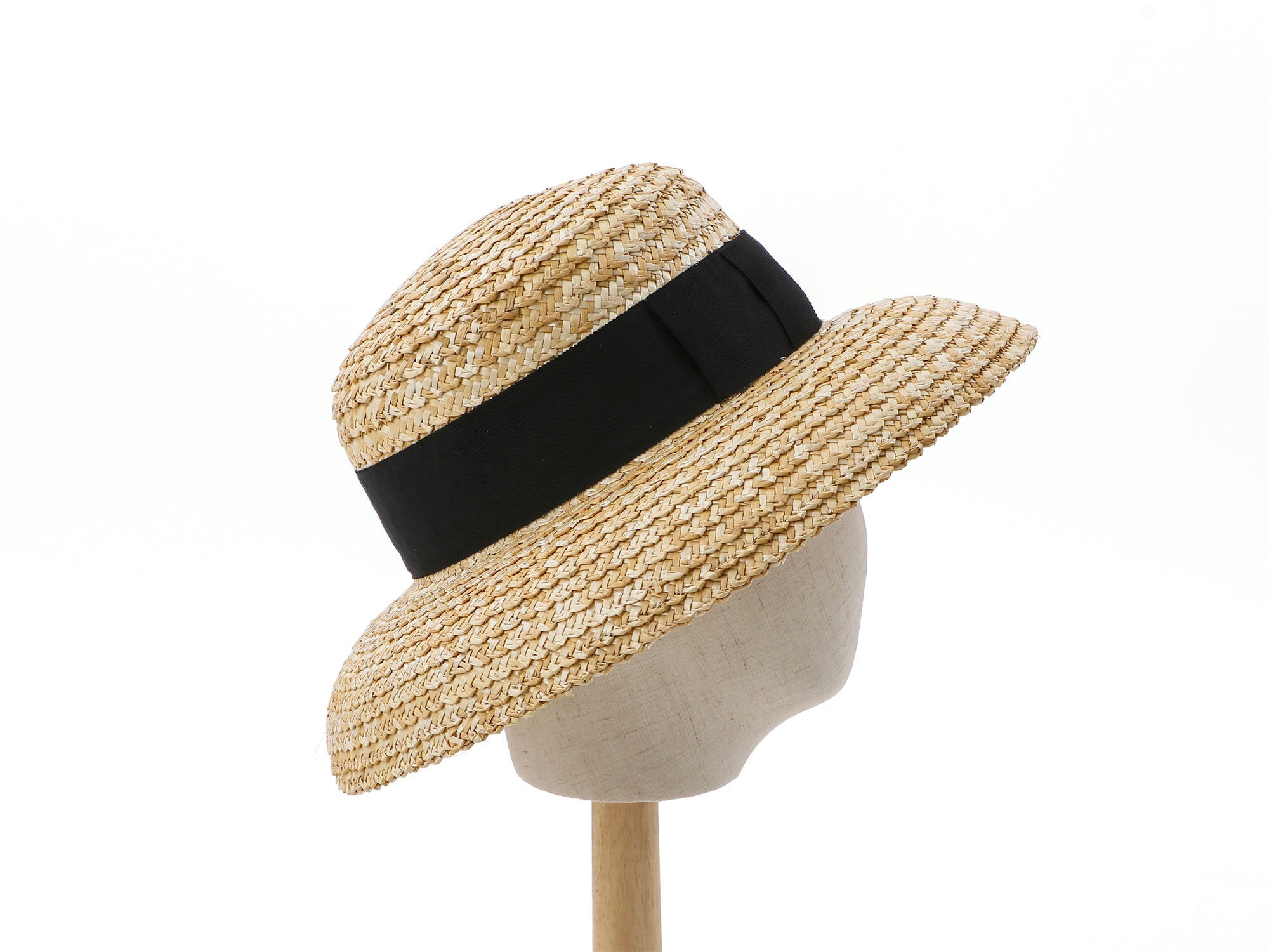 Downturned Brim Hat made of classic straw braids Gardenia