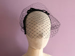 Cargar imagen en el visor de la galería, Black Bow &amp; Veiling Headband -Grosgrain
